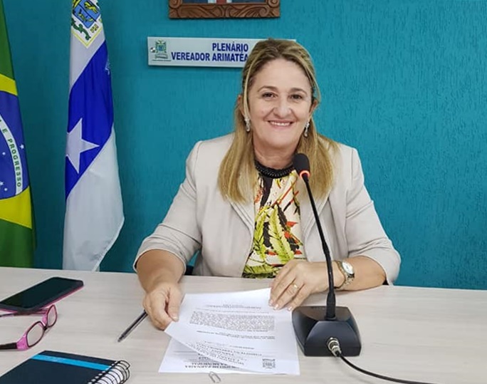 Vereadora Neta Castelo apresenta novos requerimentos em favor da população nesta segunda-feira( 02)