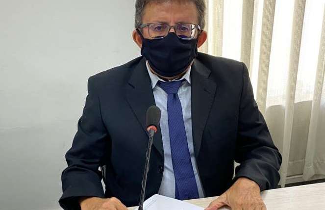 Renato Bittencourt solicita a recuperação da pavimentação asfáltica no bairro do Carmo