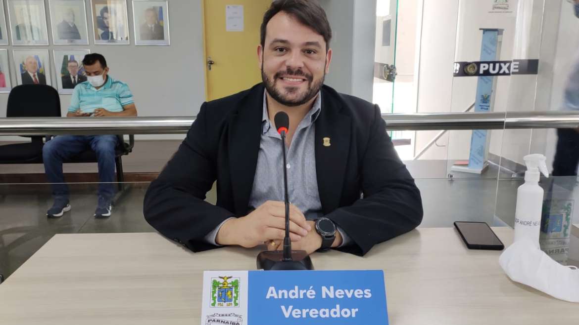 André Neves requer restauração do asfalto da Avenida Senador Furtado