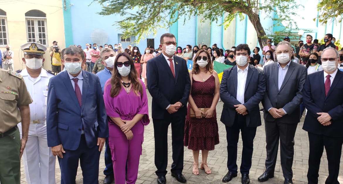 Parlamentares participam de solenidade em homenagem ao Dia do Piauí