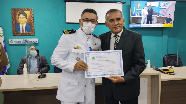 Capitão de Corveta Deusmar Santos de Moraes é condecorado pela Câmara de Parnaíba