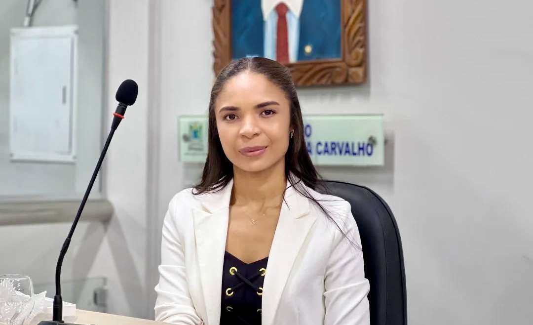 Câmara Municipal de Parnaíba empossa vereadora Samara do Estevão (PL)