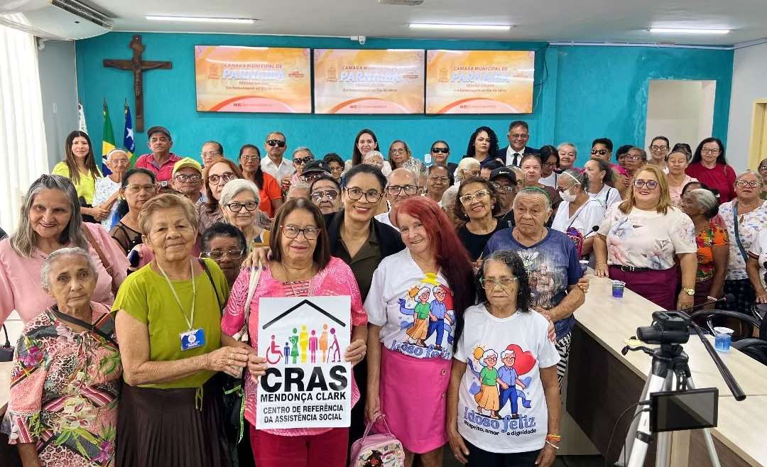 Sessão Solene da Câmara Municipal realiza homenagem pelo Dia do Idoso