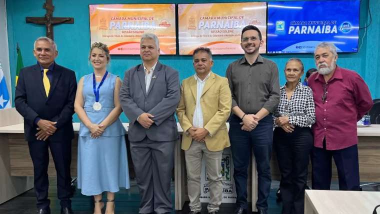 Câmara homenageia professora Dra. Tatiane Caroline Daboit com Título e Medalha