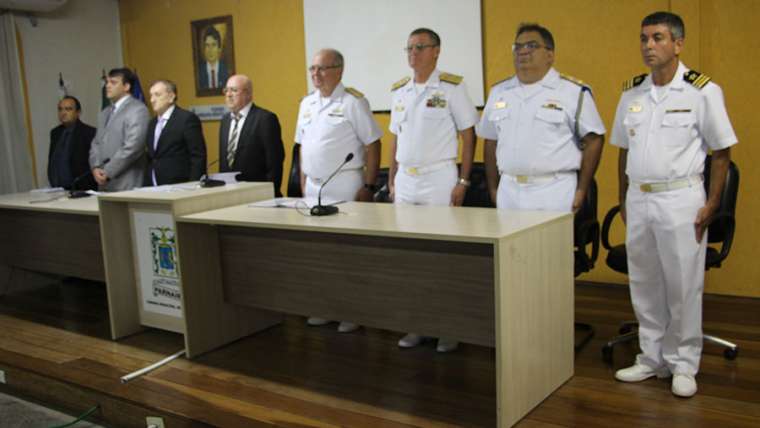 Oficiais da Marinha do Brasil são homenageados por vereadores de Parnaíba