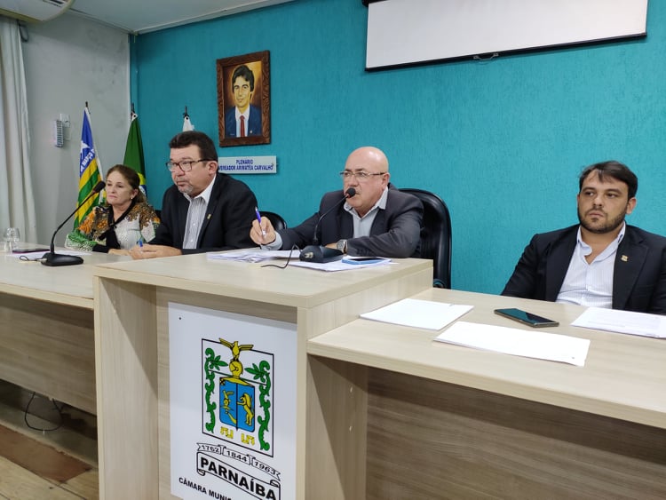 Vereador Carlson Pessoa solicita informações da OAB sobre número de advogados formados pela Uespi de Parnaíba