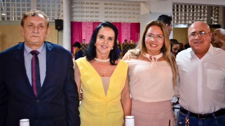 Presidente do Legislativo prestigia  projeto “Meus 15 anos” na noite desta sexta-feira (29)