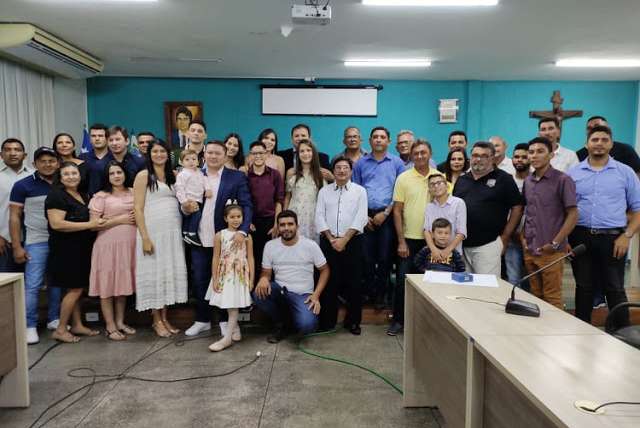 Joãozinho do Trânsito homenageia os empresários Bel Júnior e James Bel na Câmara Municipal