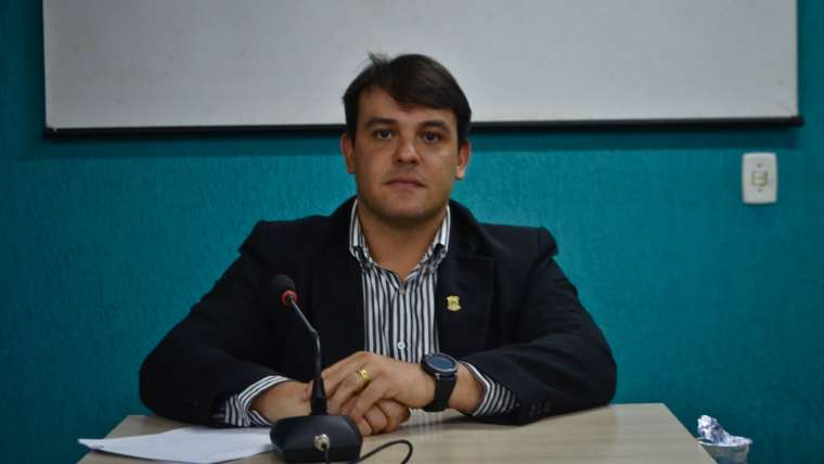 Vereador André Neves pede recuperação da Rua Conde D’eu e iluminação para via no São Vicente de Paula
