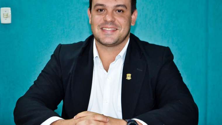 Vereador André Neves pede asfaltamento da via de acesso ao povoado Cacimbão