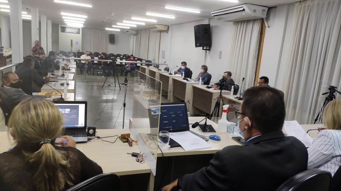 Em sessão dupla parlamentares demandam sobre saúde, esporte e infraestrutura