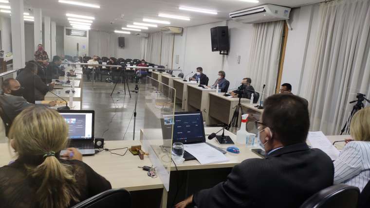 Em sessão dupla parlamentares demandam sobre saúde, esporte e infraestrutura