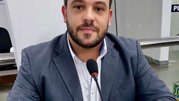 André Neves solicita manutenção de iluminação pública e pavimentação de vias