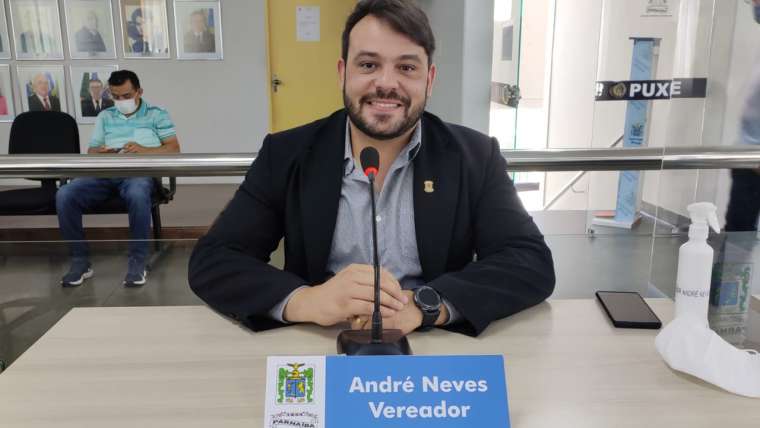 André Neves requer restauração do asfalto da Avenida Senador Furtado