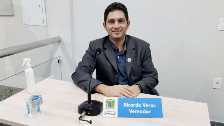 Ricardo Veras solicita reparos no piso da Quadra do Ipase