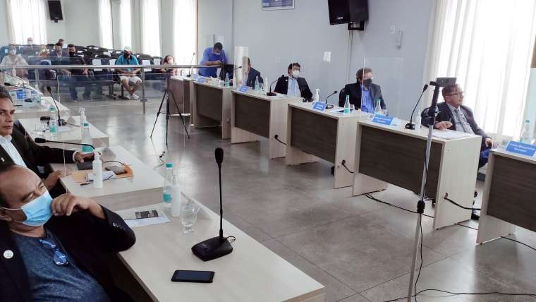 Câmara vota nesta quinta-feira (16) Projeto que concede o pagamento do 14° salário aos professores do município