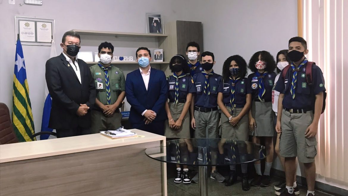 Escoteiros conhecem a dinâmica da Câmara Municipal de Parnaíba