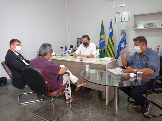 Presidente da Câmara e secretários discutem sobre o Refis e reajuste salarial dos professores