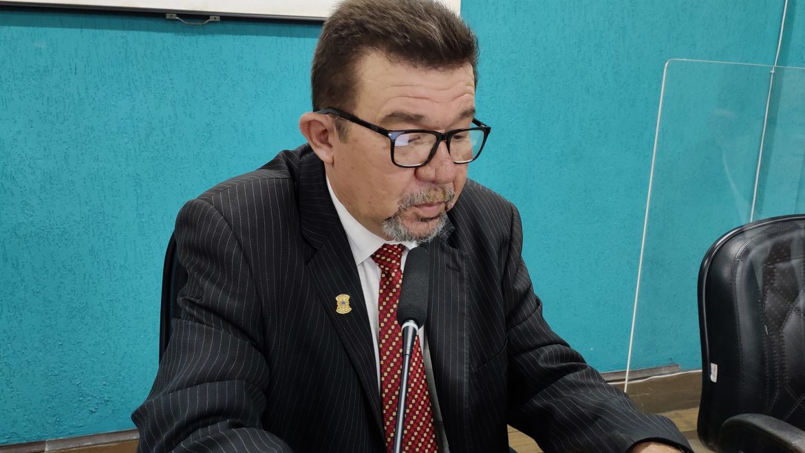 Prefeitura envia à Câmara novo PL sobre o reajuste salarial dos professores