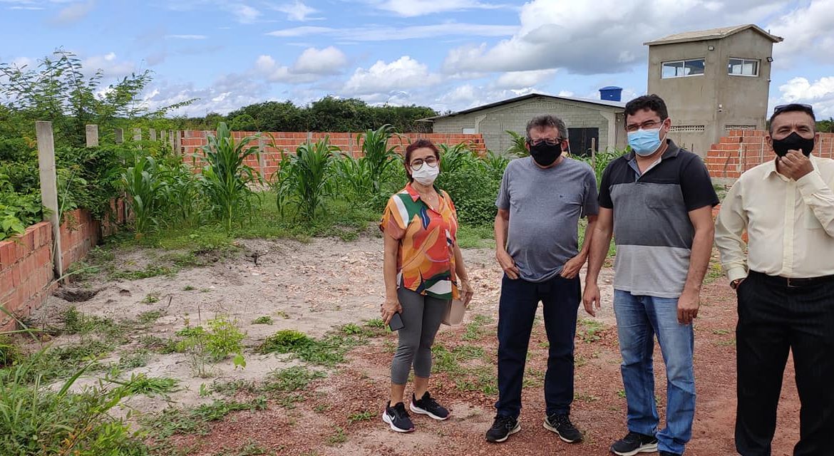 Vereadores inspecionam construções irregulares no Setor Industrial de Parnaíba