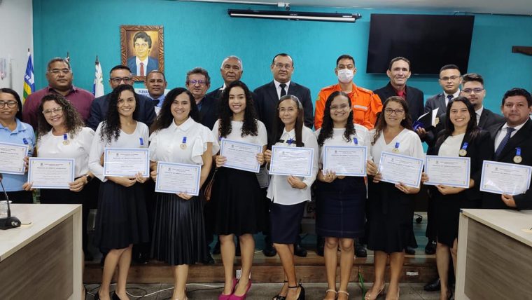Professores da Escola Dominical são homenageados na Câmara