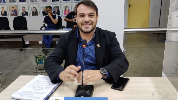 André Neves solicita redutores de velocidade em pontos críticos de Parnaíba