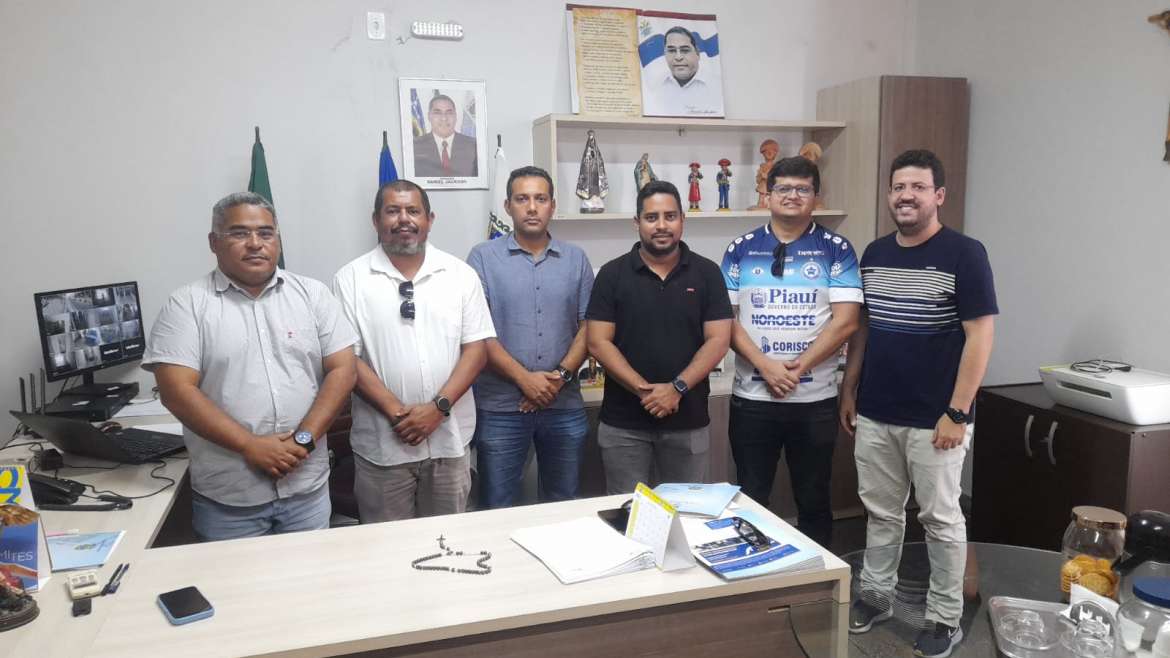 Sindicato dos servidores municipais apresenta reivindicações e busca apoio da Câmara em reunião na presidência