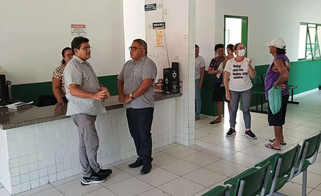 Presidente visita Unidade Básica de Saúde e confere atendimentos à população