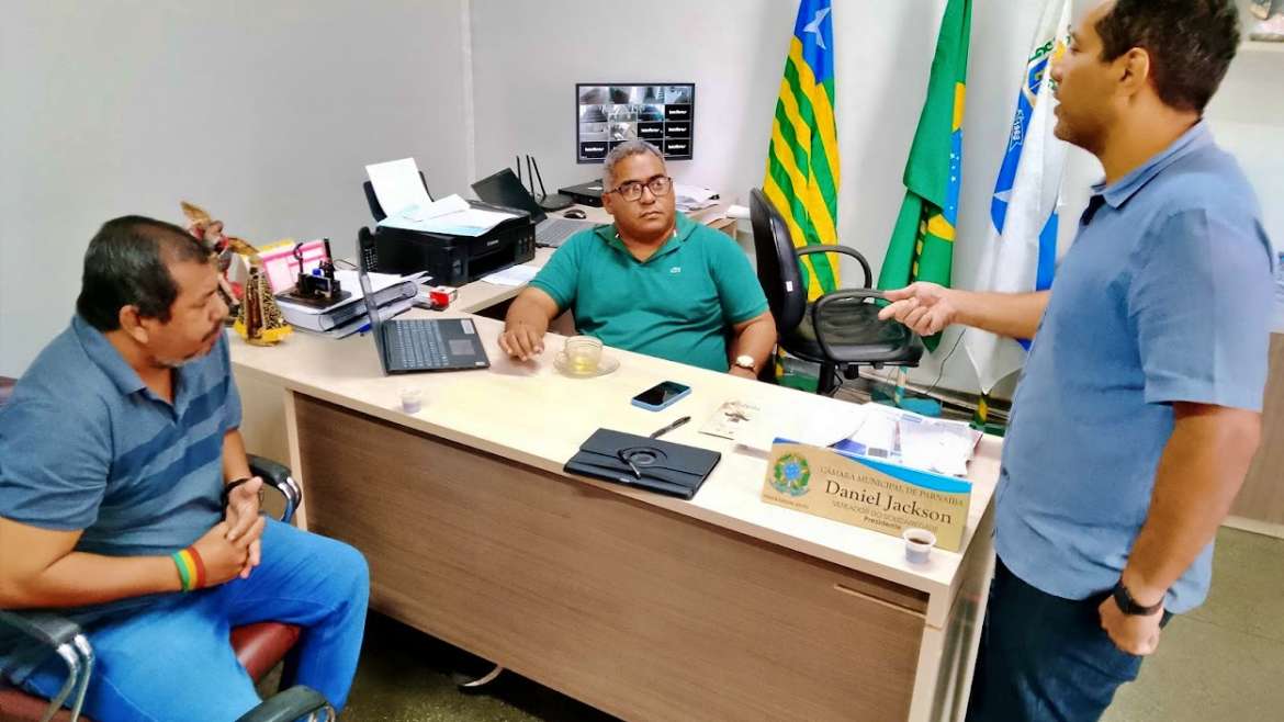 Sindserm discute pautas dos servidores municipais em reunião na presidência da Câmara