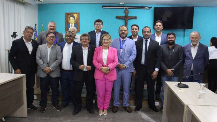 Promotor de Justiça Dr. Rômulo Paulo Cordão recebe Título de Cidadania e Medalha do Mérito Legislativo