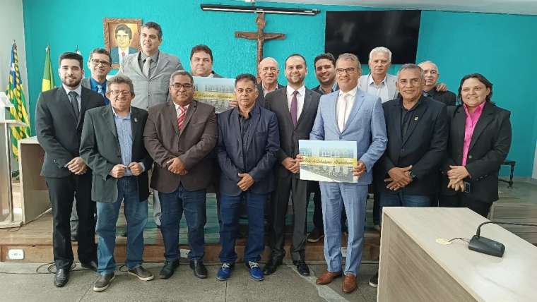Câmara entrega Título de Cidadania para Desembargador José Wilson Ferreira e advogado Dr. João Medeiros