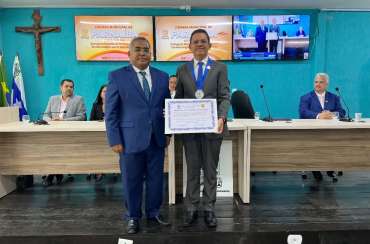 Câmara realiza homenagem e entrega Medalha do Mérito pelos 07 anos da UFDPar