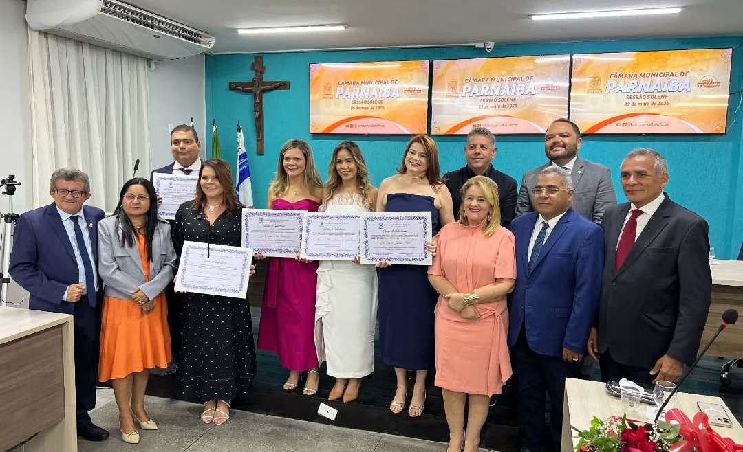 Câmara homenageia Clínica Assis Costa e condecora enfermeiras com Título de Cidadania