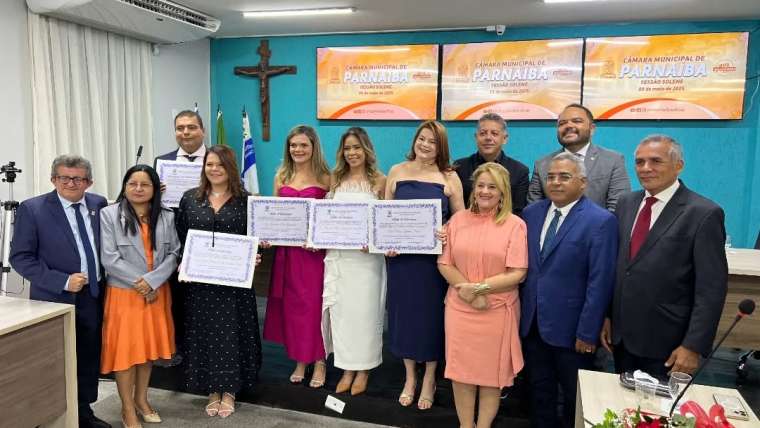 Câmara homenageia Clínica Assis Costa e condecora enfermeiras com Título de Cidadania