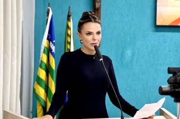 Câmara entrega Título de Cidadania e Medalha do Mérito Legislativo para a Dra. Rafaella de Castro Miranda