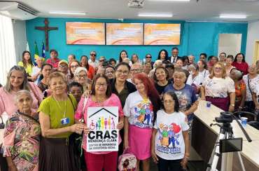 Sessão Solene da Câmara Municipal realiza homenagem pelo Dia do Idoso