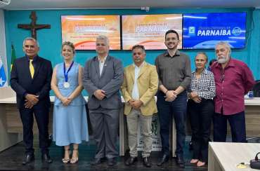 Câmara homenageia professora Dra. Tatiane Caroline Daboit com Título e Medalha